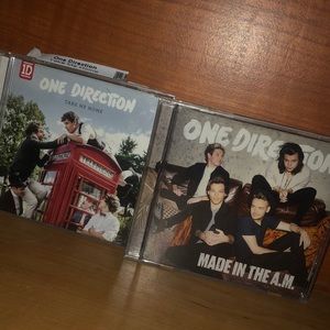 2 One Direction CDs
